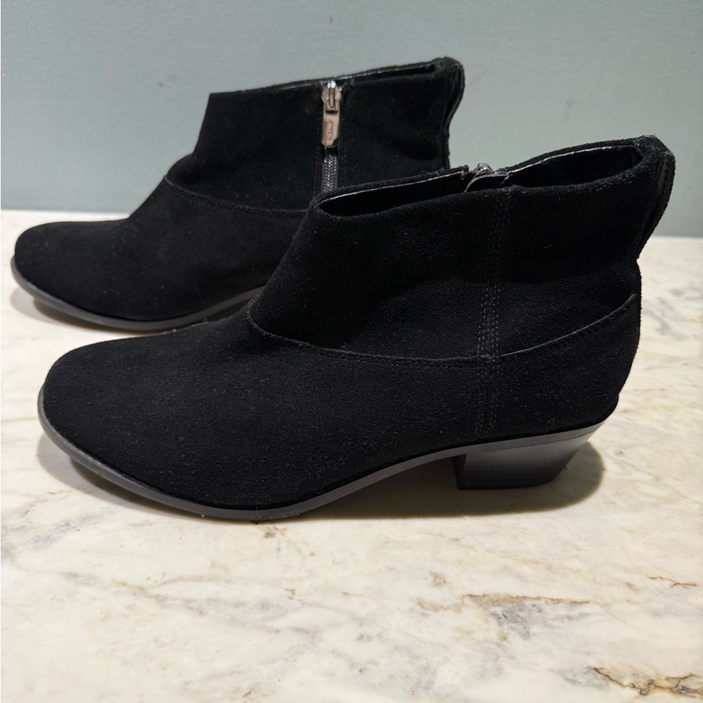 Vionic Zadie Black Suede Ankle Boot with Zipper, size 9